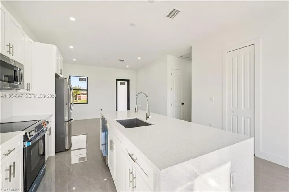 4402 E 19th Street Lehigh Acres, FL 33972