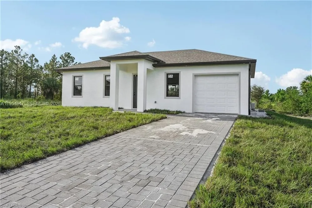 4402 E 19th Street Lehigh Acres, FL 33972