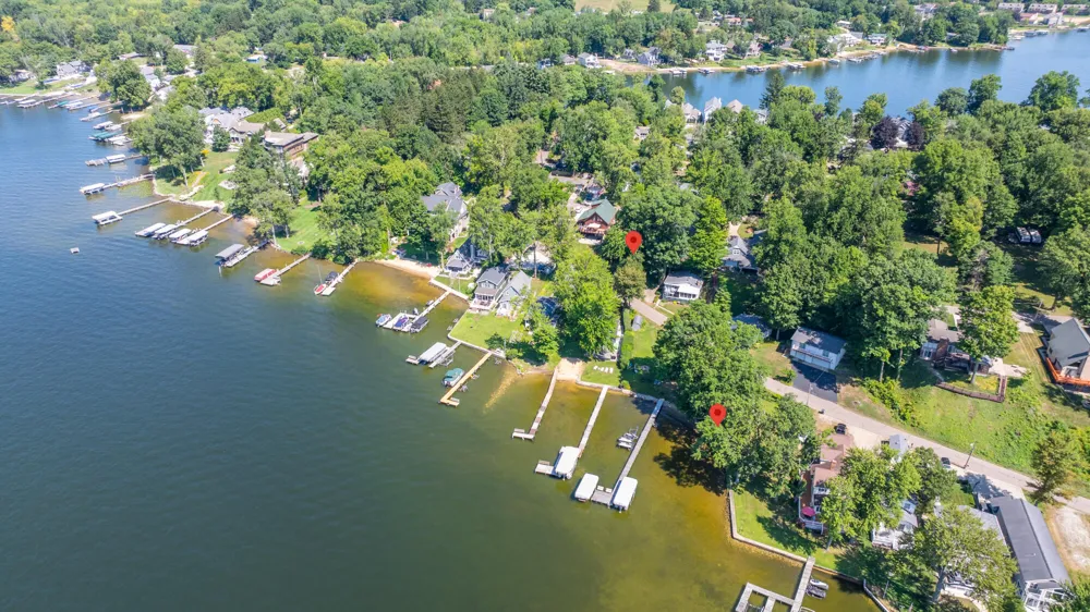 7830 Pear Coloma Charter Township, MI 49038