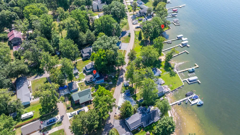 7830 Pear Coloma Charter Township, MI 49038