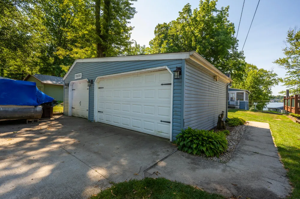 7830 Pear Coloma Charter Township, MI 49038