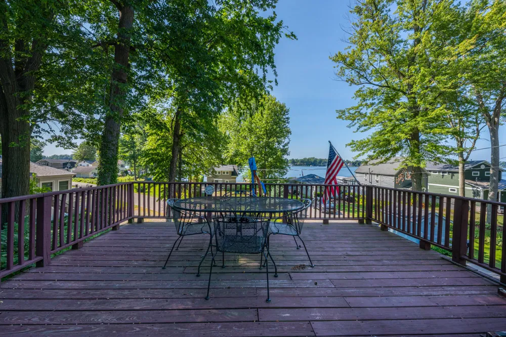 7830 Pear Coloma Charter Township, MI 49038
