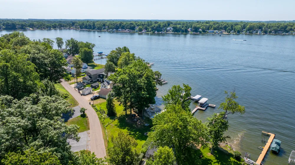7830 Pear Coloma Charter Township, MI 49038