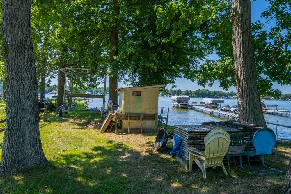 7830 Pear Coloma Charter Township, MI 49038