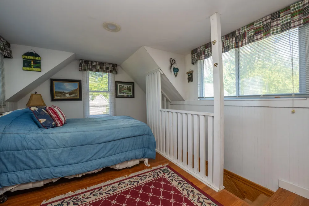 7830 Pear Coloma Charter Township, MI 49038