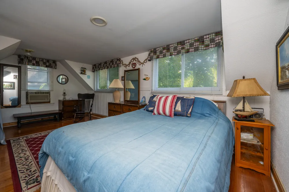 7830 Pear Coloma Charter Township, MI 49038