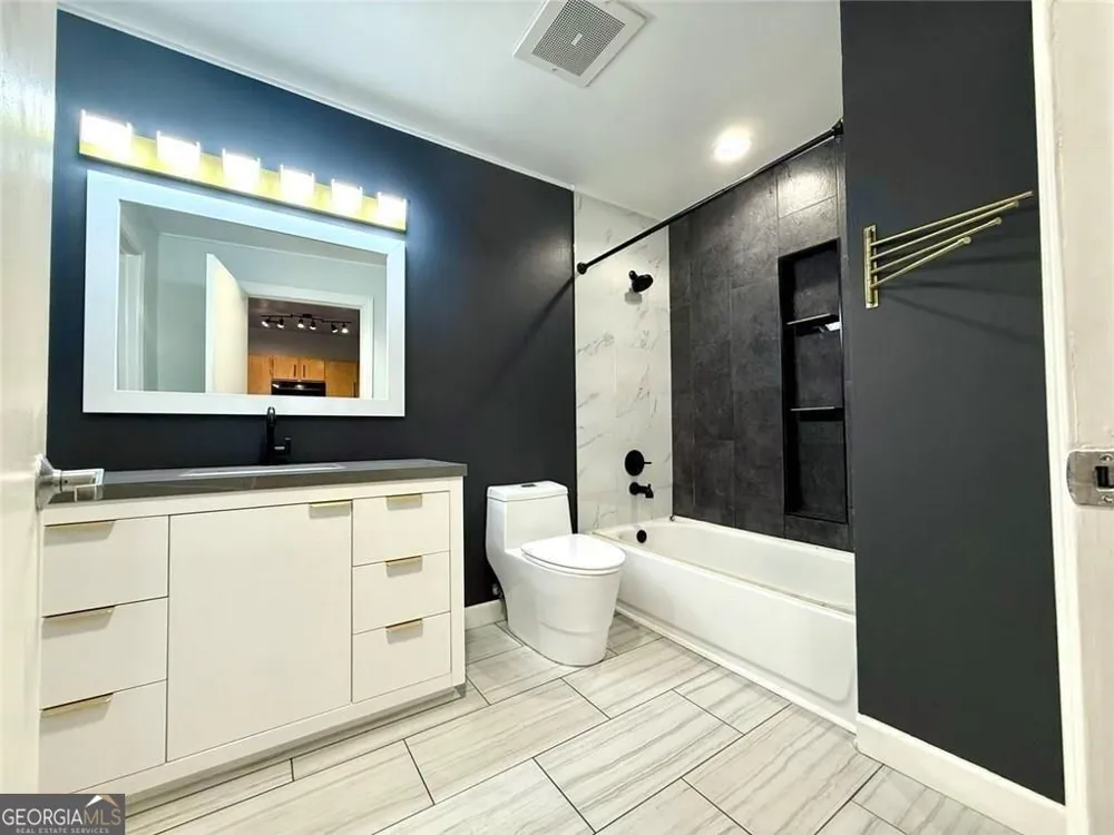115 W Peachtree PL NW Atlanta, GA 30313