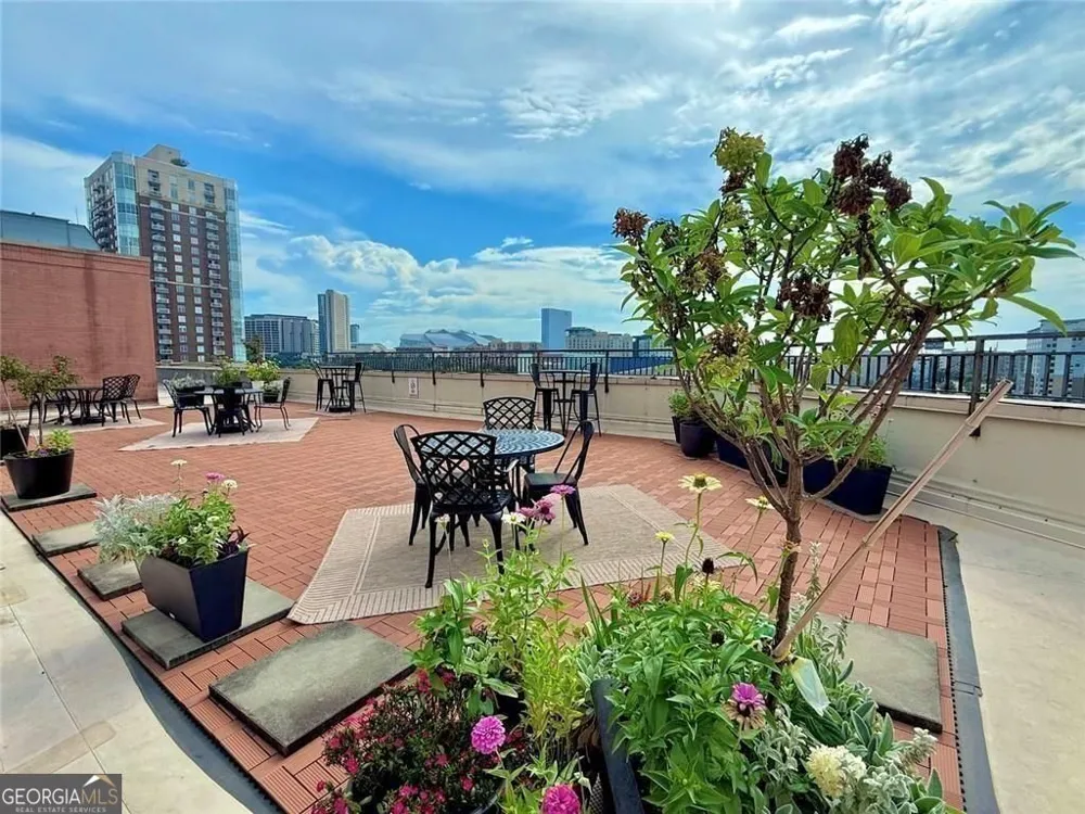115 W Peachtree PL NW Atlanta, GA 30313