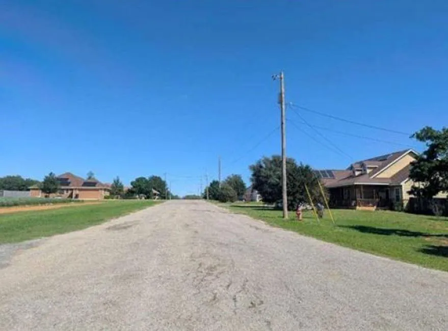 135 Bluebonnet Hill Pearsall, TX 78061