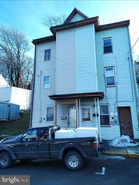 225 LAUREL STREET