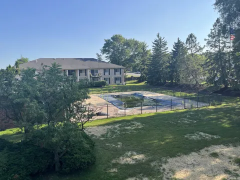 6103 Orchard Lake Road #203