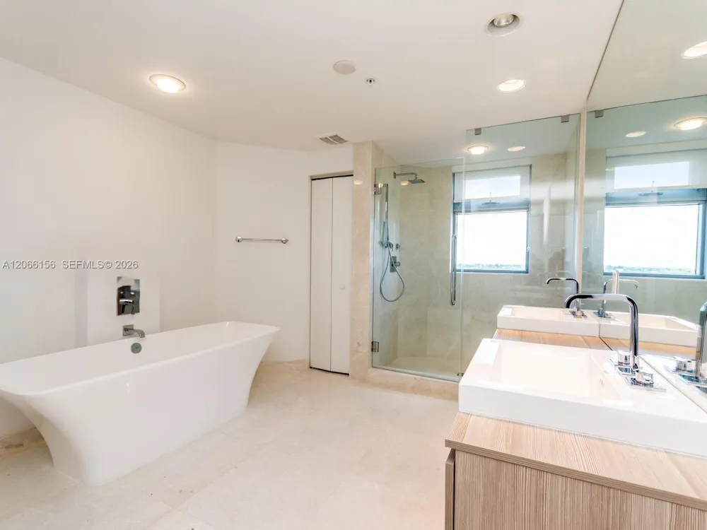 17301 Biscayne Blvd #1004 North Miami Beach, FL 33160