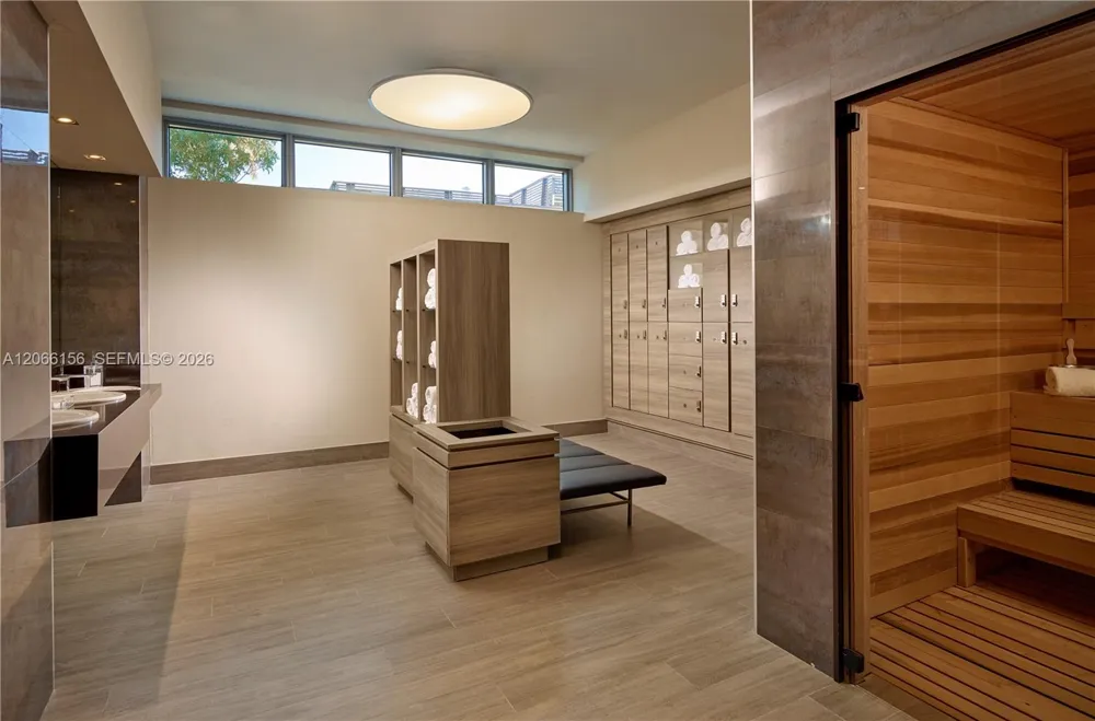 17301 Biscayne Blvd #1004 North Miami Beach, FL 33160