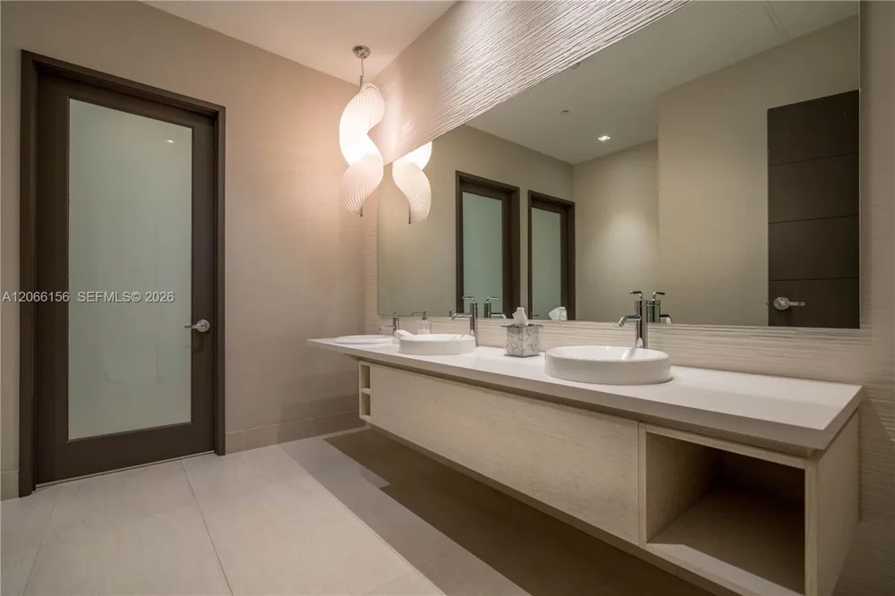 17301 Biscayne Blvd #1004 North Miami Beach, FL 33160
