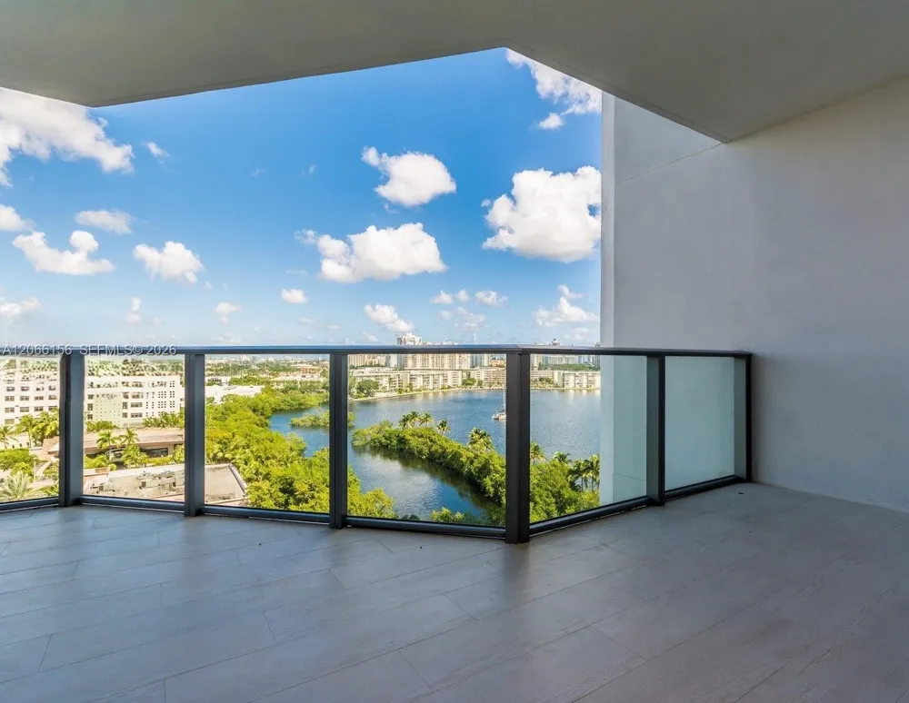 17301 Biscayne Blvd #1004 North Miami Beach, FL 33160