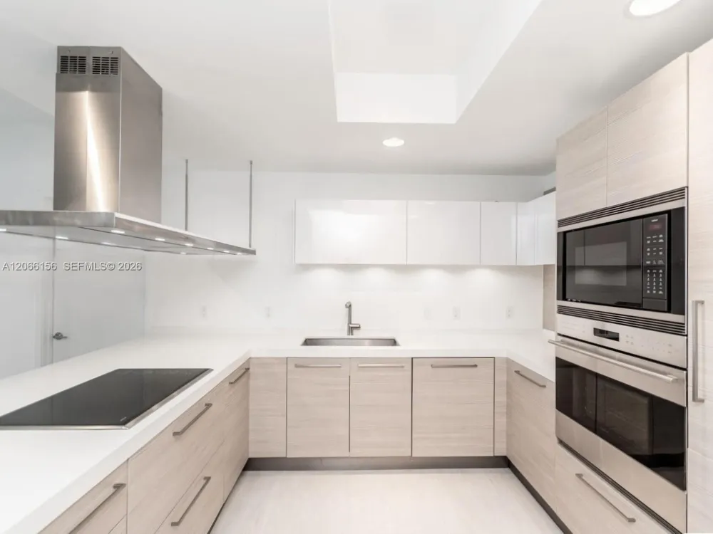 17301 Biscayne Blvd #1004 North Miami Beach, FL 33160