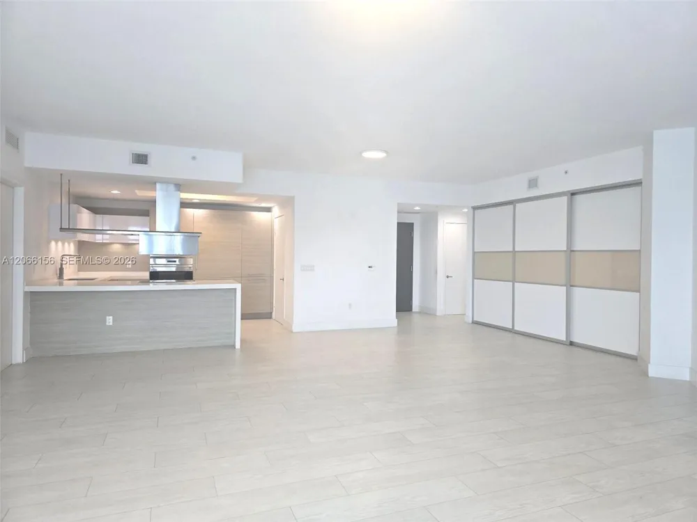 17301 Biscayne Blvd #1004 North Miami Beach, FL 33160