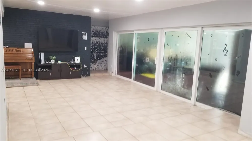 6729 Arbor Dr Miramar, FL 33023