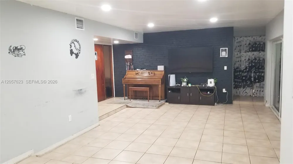 6729 Arbor Dr Miramar, FL 33023