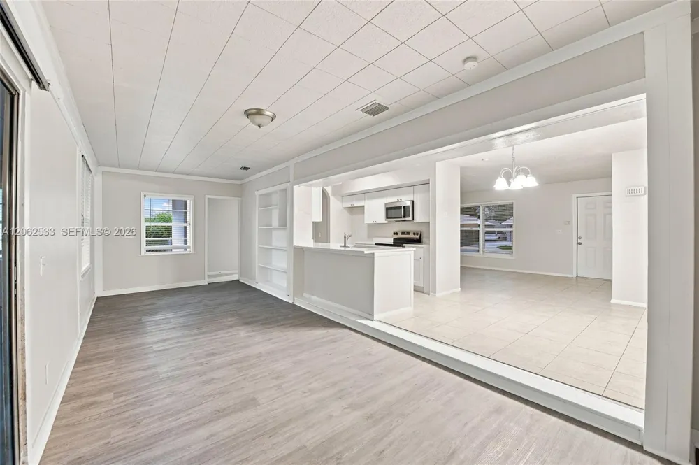 365 NW Curtis St Port St. Lucie, FL 34983