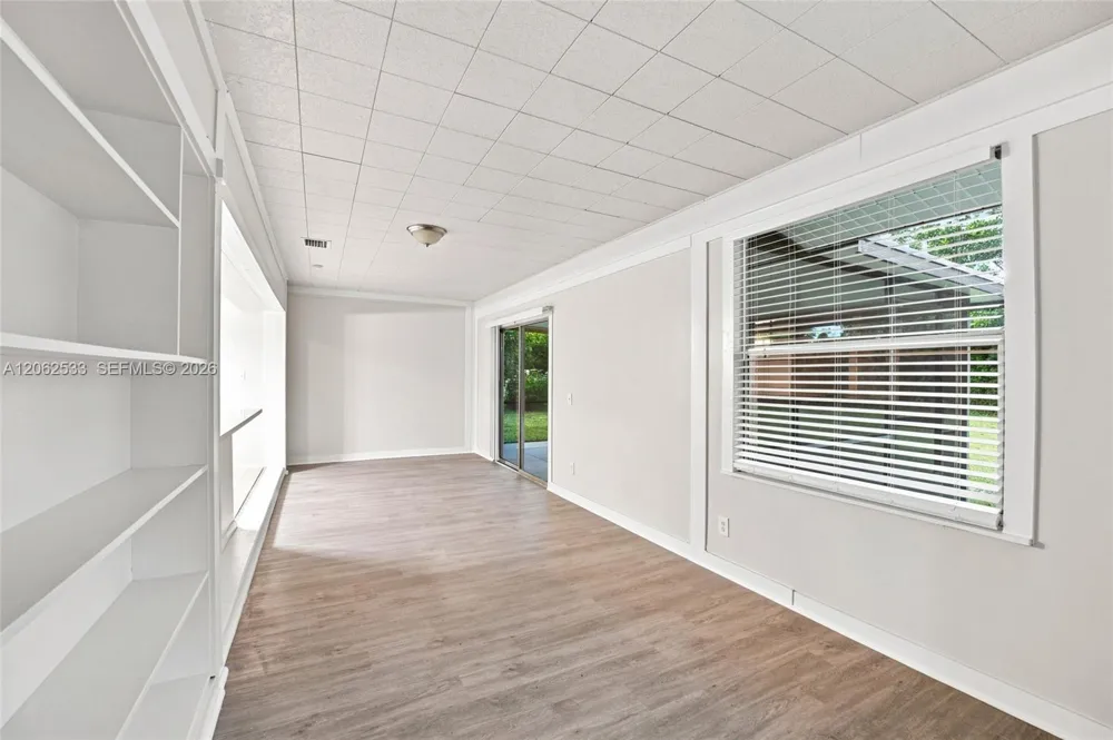 365 NW Curtis St Port St. Lucie, FL 34983