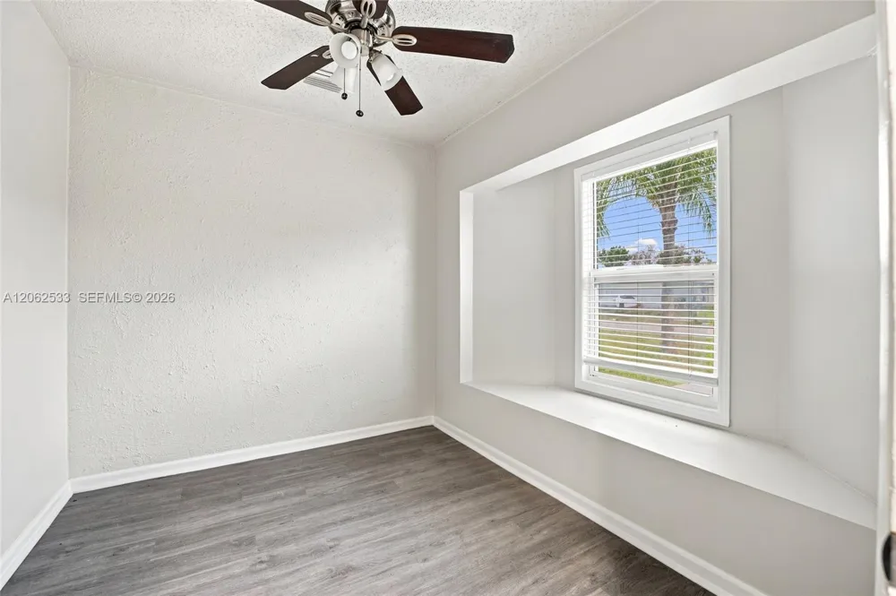 365 NW Curtis St Port St. Lucie, FL 34983