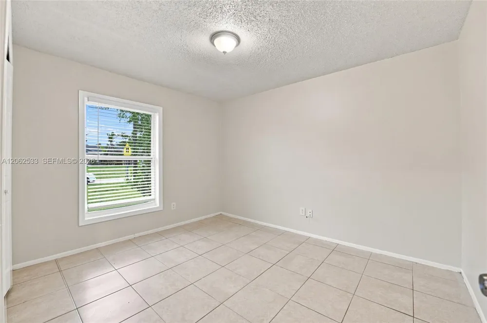 365 NW Curtis St Port St. Lucie, FL 34983
