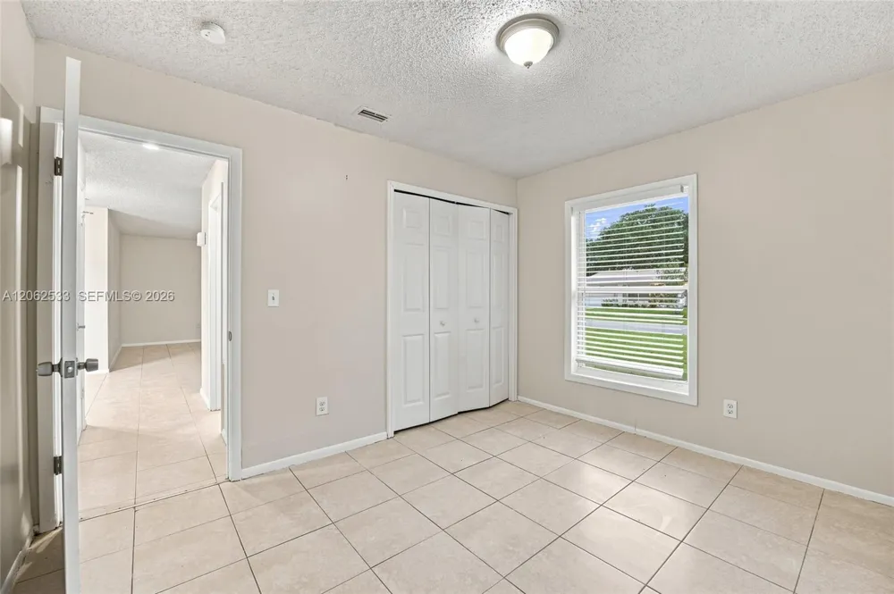 365 NW Curtis St Port St. Lucie, FL 34983