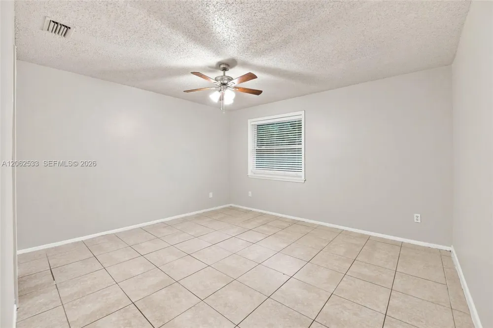 365 NW Curtis St Port St. Lucie, FL 34983