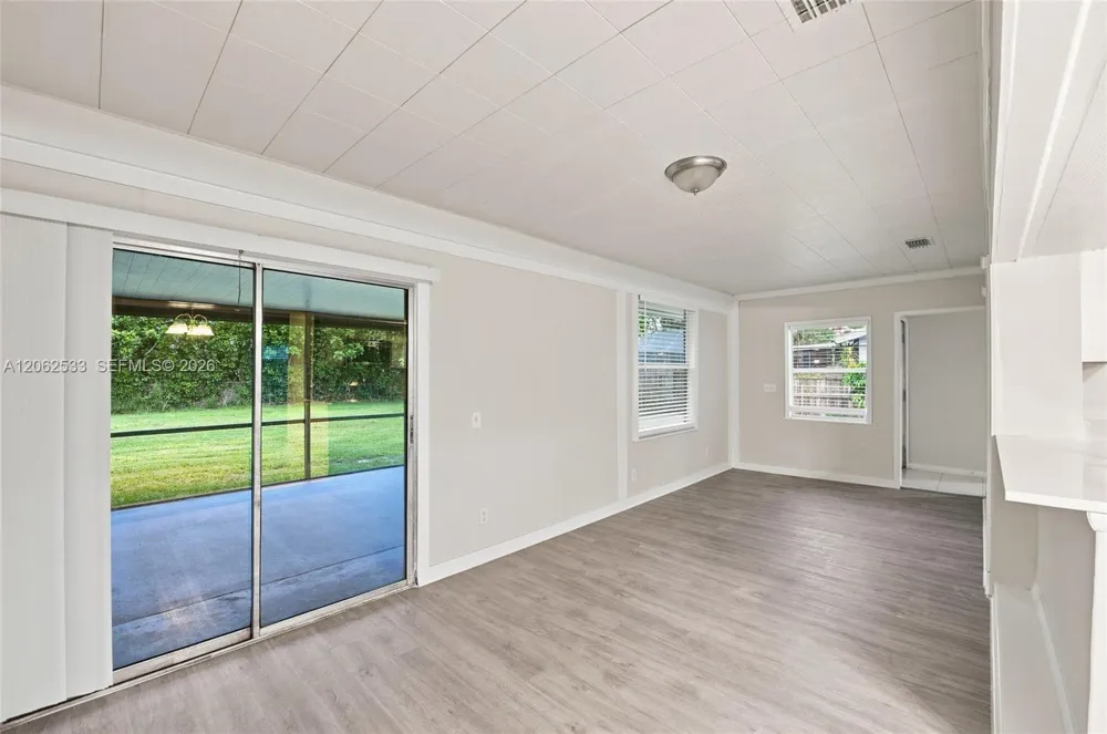 365 NW Curtis St Port St. Lucie, FL 34983