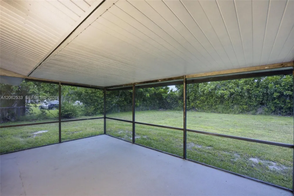 365 NW Curtis St Port St. Lucie, FL 34983