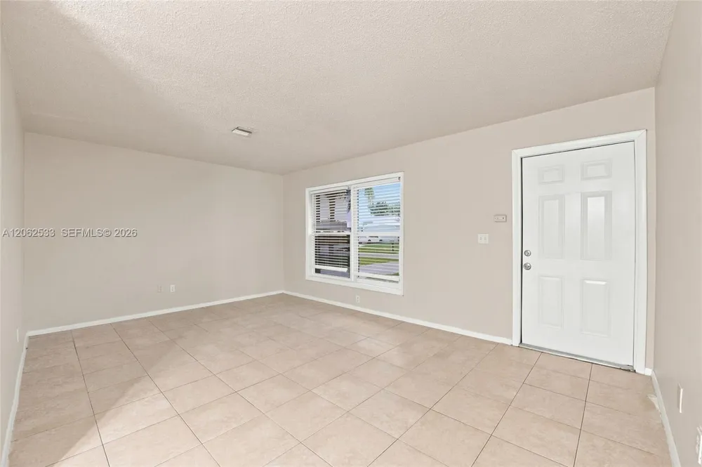 365 NW Curtis St Port St. Lucie, FL 34983