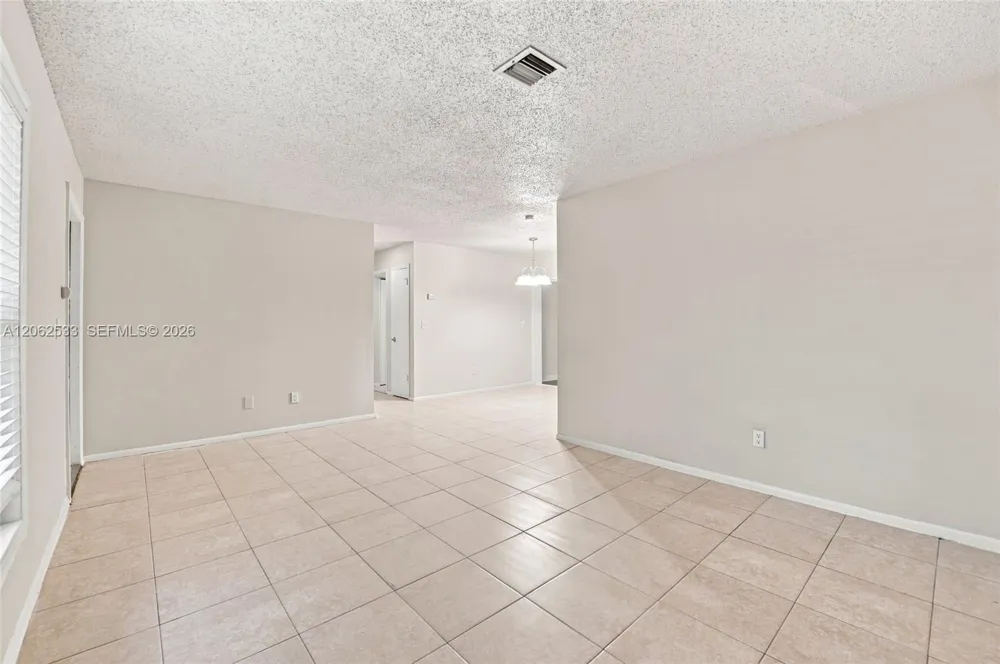365 NW Curtis St Port St. Lucie, FL 34983