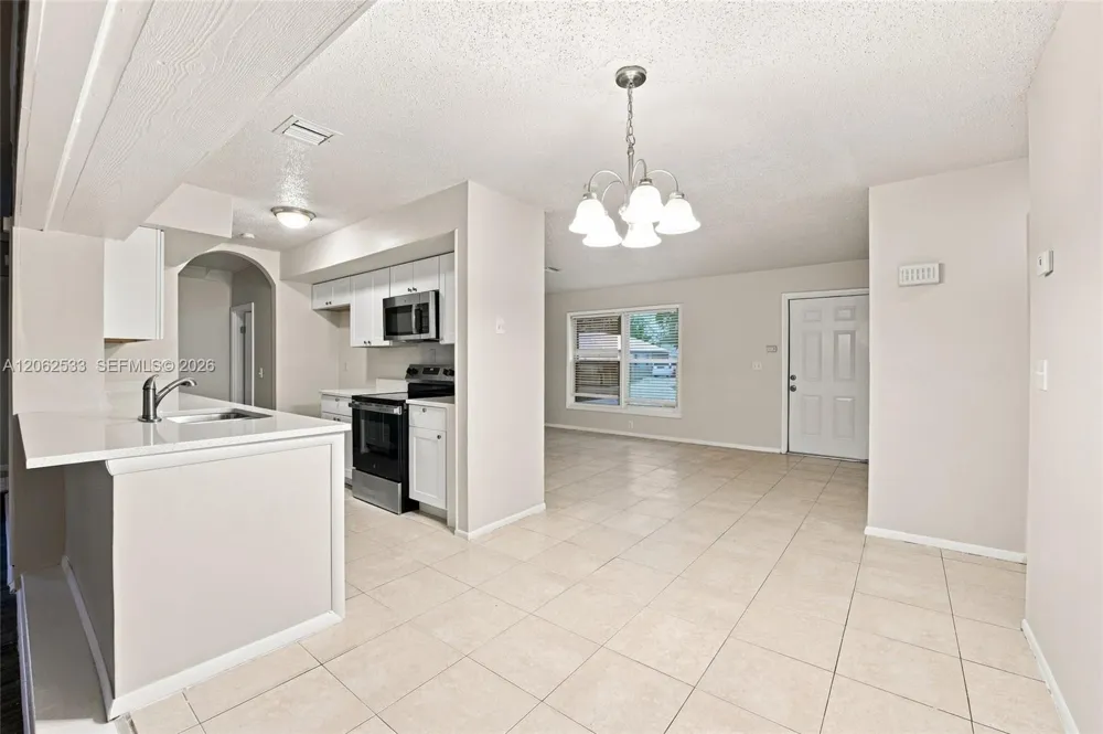 365 NW Curtis St Port St. Lucie, FL 34983
