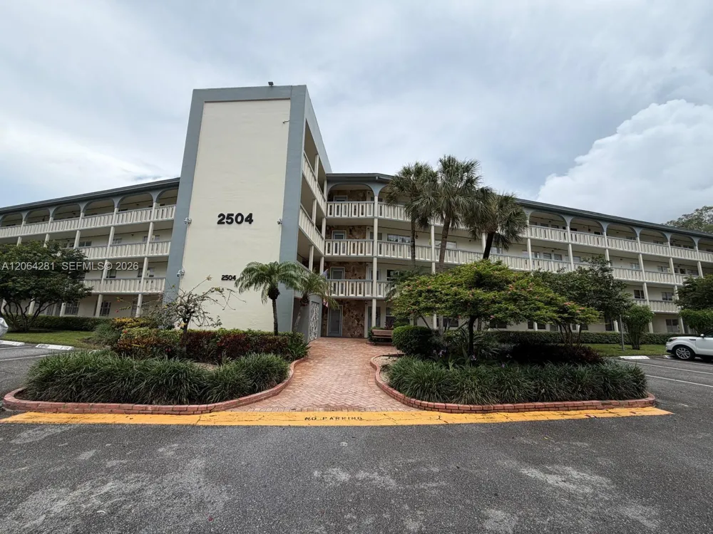 2504 Antigua Ter #H3 Coconut Creek, FL 33066