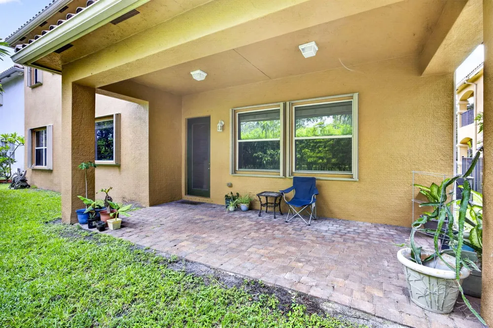 742 Cresta Circle West Palm Beach, FL 33413