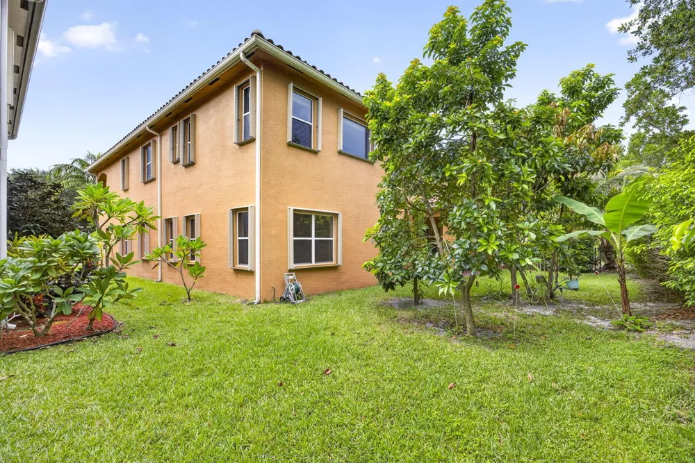 742 Cresta Circle West Palm Beach, FL 33413
