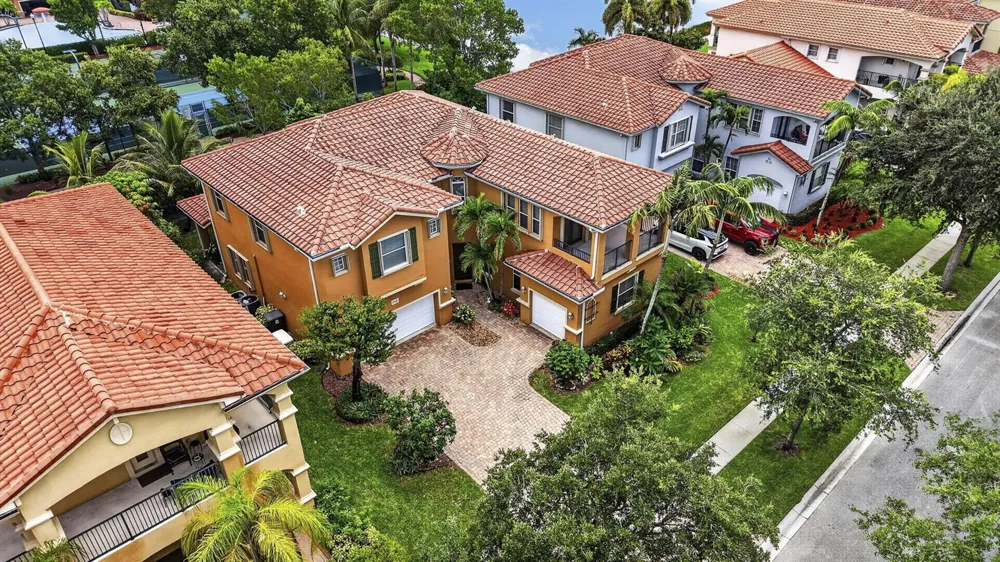 742 Cresta Circle West Palm Beach, FL 33413