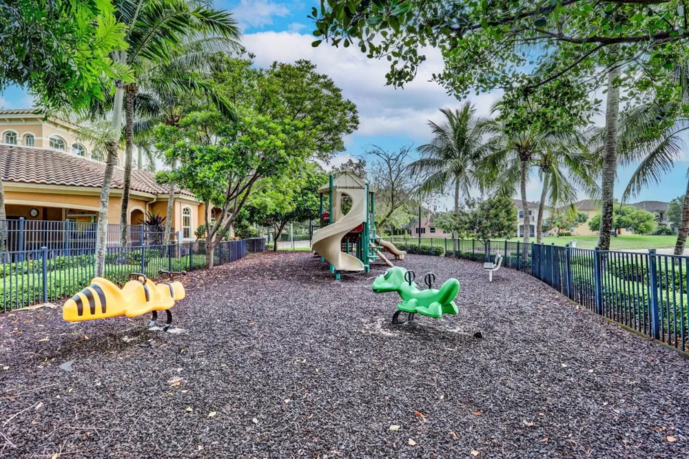 742 Cresta Circle West Palm Beach, FL 33413