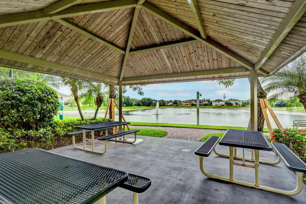 742 Cresta Circle West Palm Beach, FL 33413