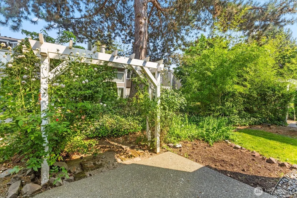 826 Pike Street NE #C8 Auburn, WA 98002