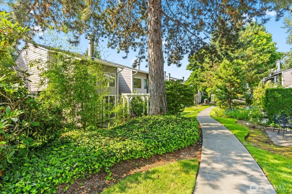 826 Pike Street NE #C8 Auburn, WA 98002