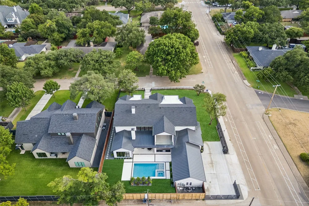 3807 Pallos Verdas Drive Dallas, TX 75229