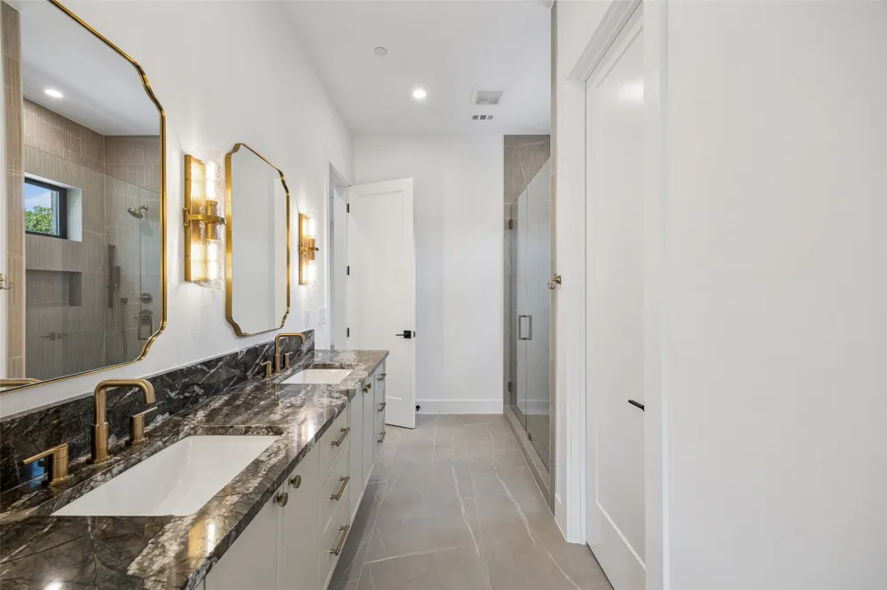 3807 Pallos Verdas Drive Dallas, TX 75229
