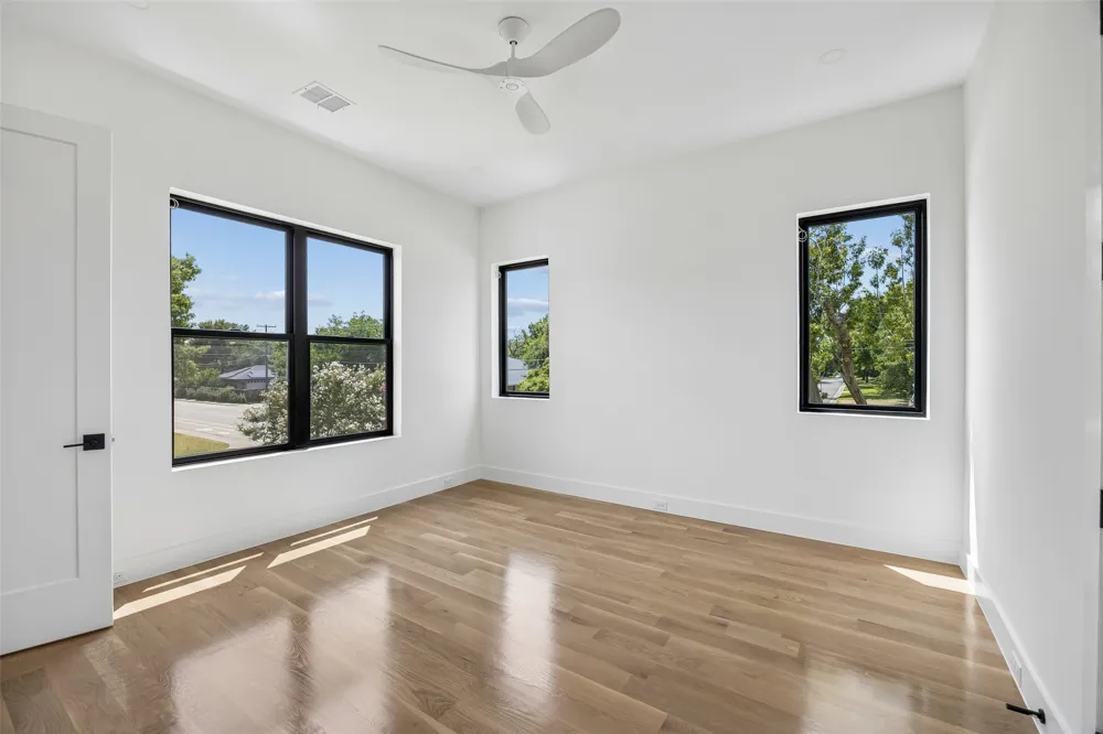 3807 Pallos Verdas Drive Dallas, TX 75229