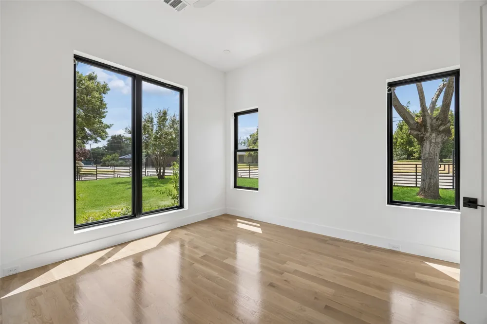 3807 Pallos Verdas Drive Dallas, TX 75229