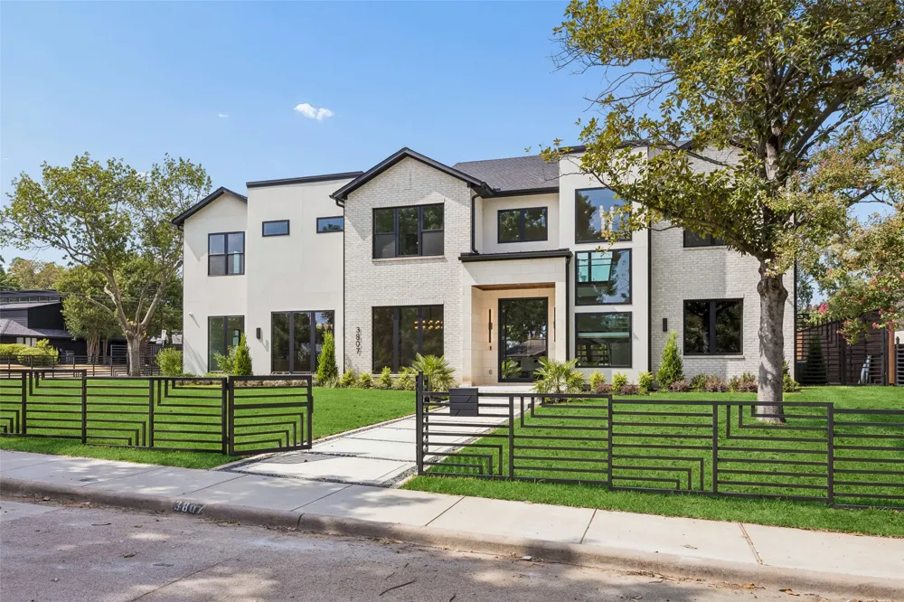 3807 Pallos Verdas Drive Dallas, TX 75229