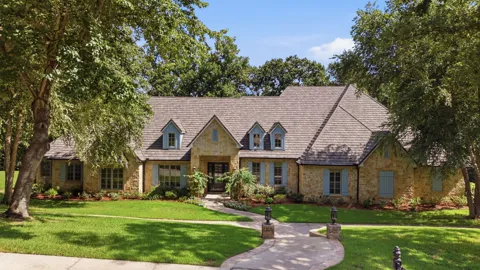 3312 Ridge Bluff Circle