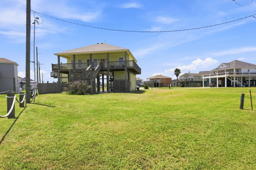 2426 Sand Bar Lane Crystal Beach, TX 77650