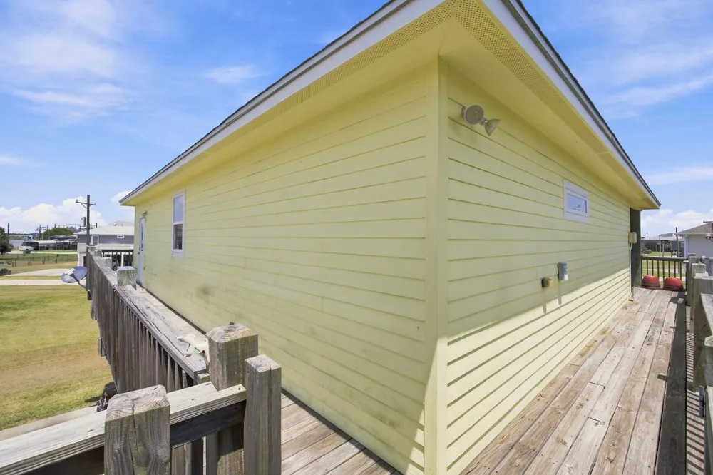 2426 Sand Bar Lane Crystal Beach, TX 77650